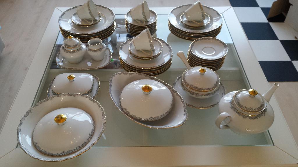 Klassiek (kerst) Servies Hutschen Reuhter., Ophalen, Nieuw, Overige stijlen, Porselein