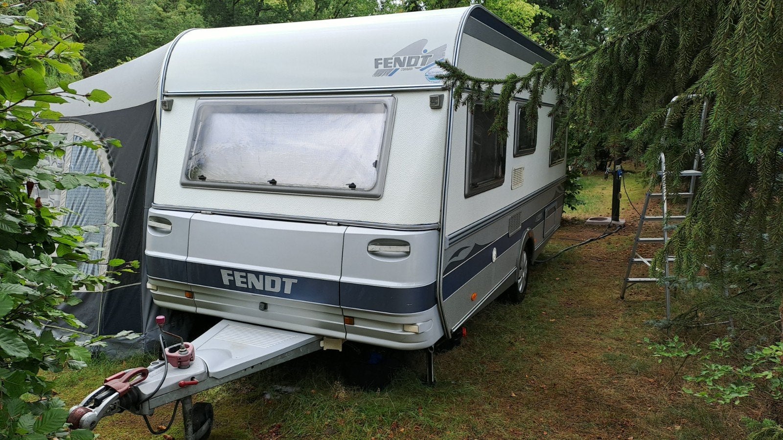 Fendt Saphir 470 zgan voortent en met airco, Rondzit, Particulier, Koelkast, Tot en met 4