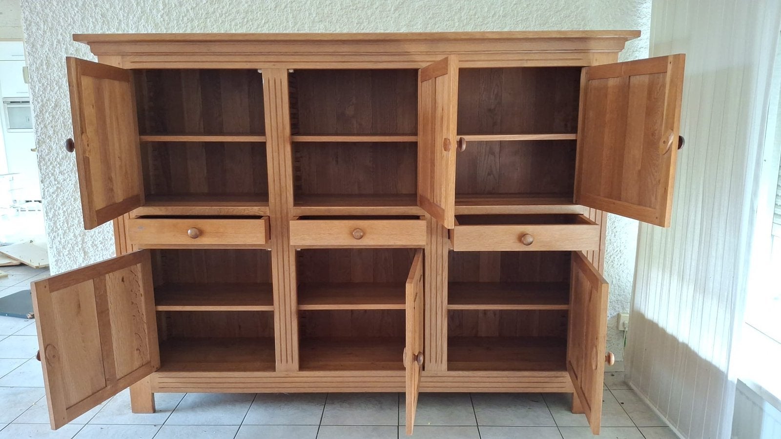 Foto 4 van Gratis eikenhouten servieskast