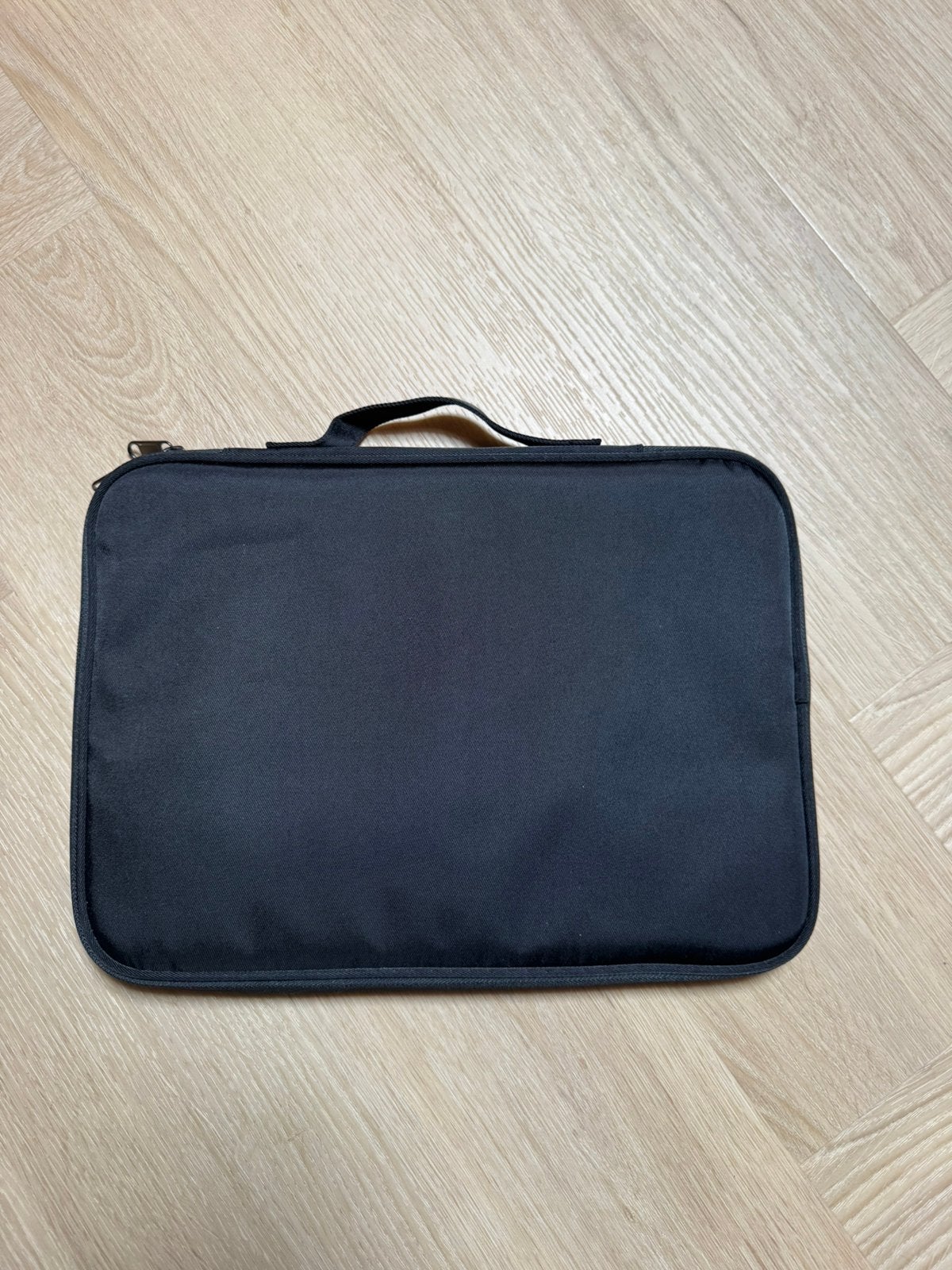 Nette 13 inch Laptoptas met handvat (Zwart), Ophalen of Verzenden, Zo goed als nieuw, 13 inch, Laptophoes