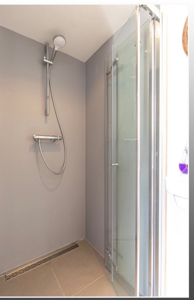 Douche vouwwand, Huis en Inrichting, Badkamer | Complete badkamers, Ophalen, Gebruikt, Met douche
