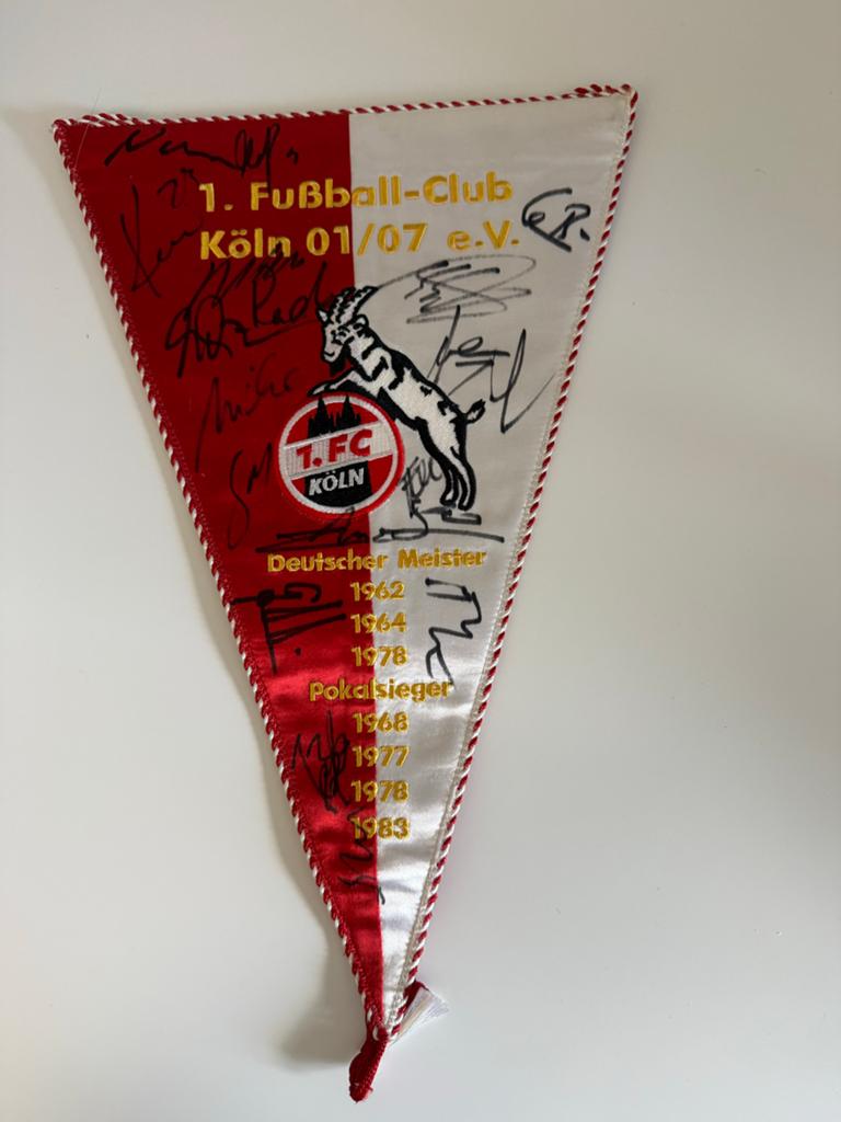 FC Köln gesigneerd vaantje - Collectie van de selectie, Ophalen of Verzenden, Gebruikt, Buitenlandse clubs, Vaantje of Sjaal