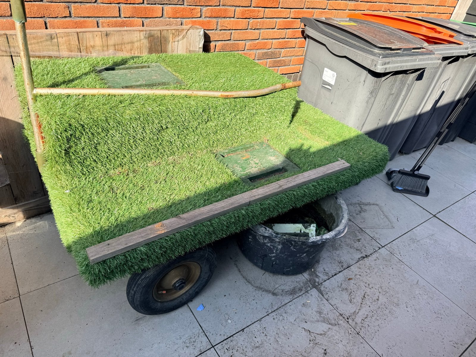Unieke Kanonswagen met Kunstgras Bekleding, Caravans en Kamperen, Ophalen, Gebruikt