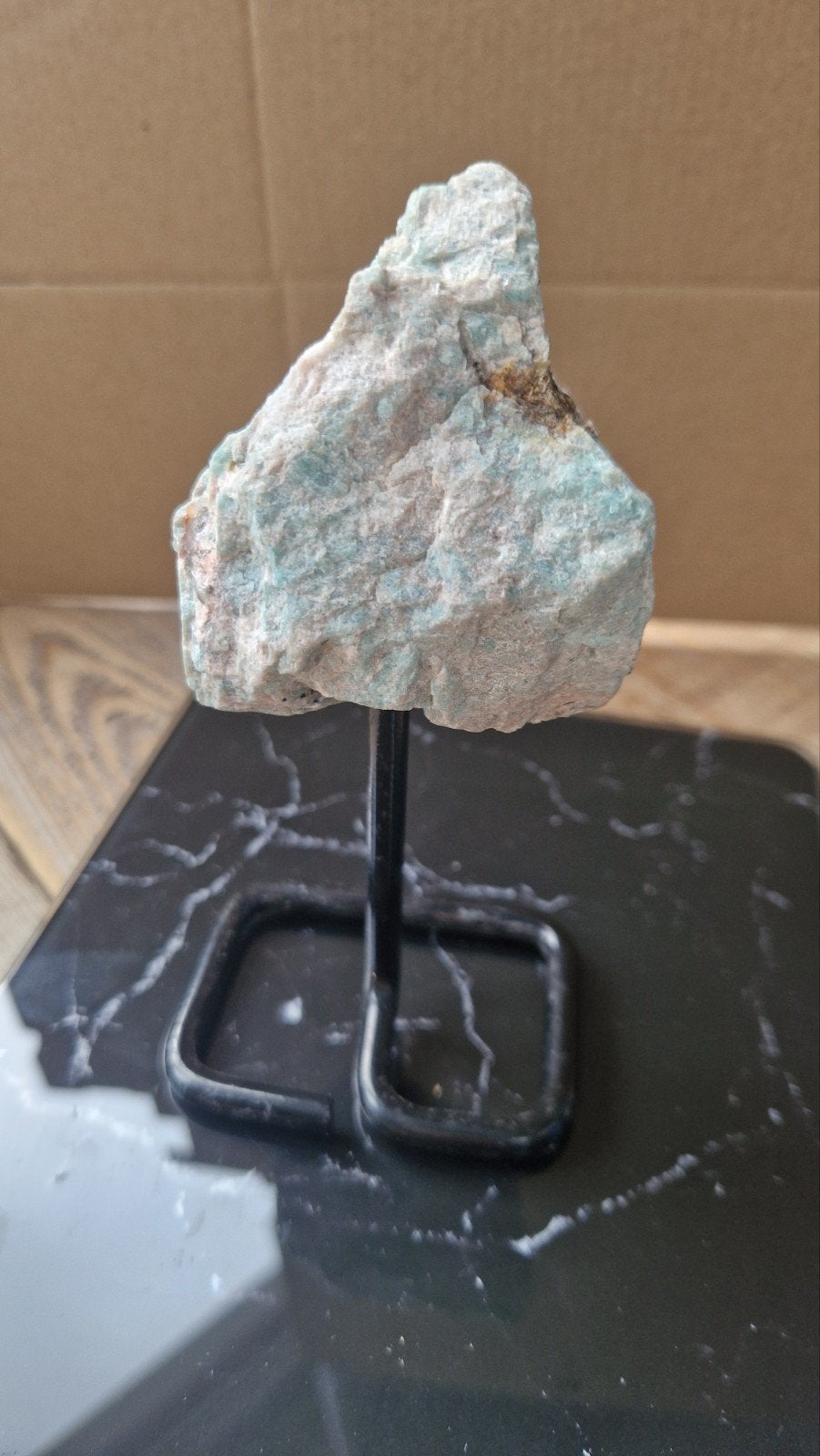 Ruwe Amazoniet Edelsteen op Metalen Standaard - 268g, Ophalen of Verzenden