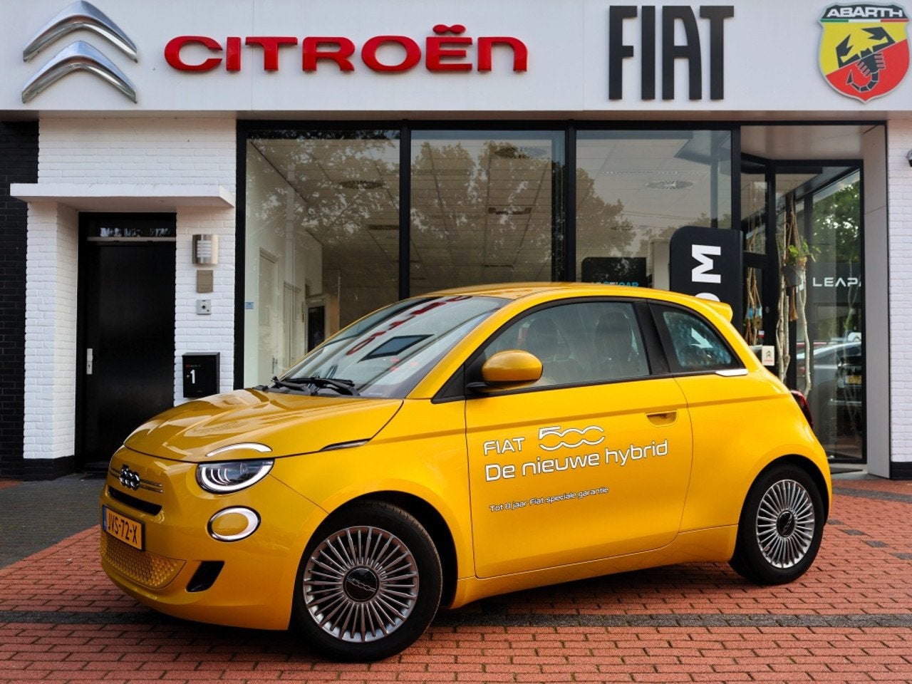 Fiat 500 1.0 Hybrid 65PK Torino Launch Edition, Rijklaarprij, 65 pk, Gebruikt, Android Auto, 4 stoelen