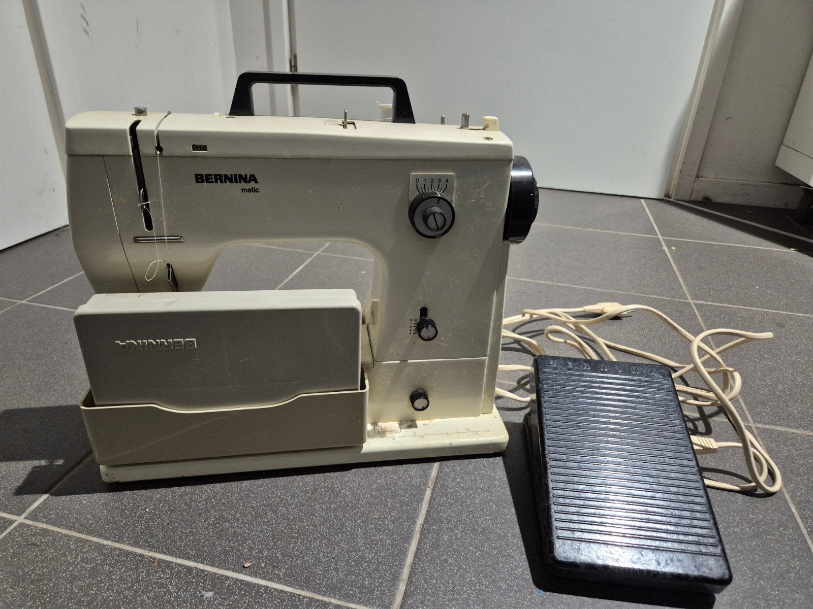 bernina matic 810 naaimachine made in switserland, Gebruikt, Bernina, Onbekend, Ophalen of Verzenden