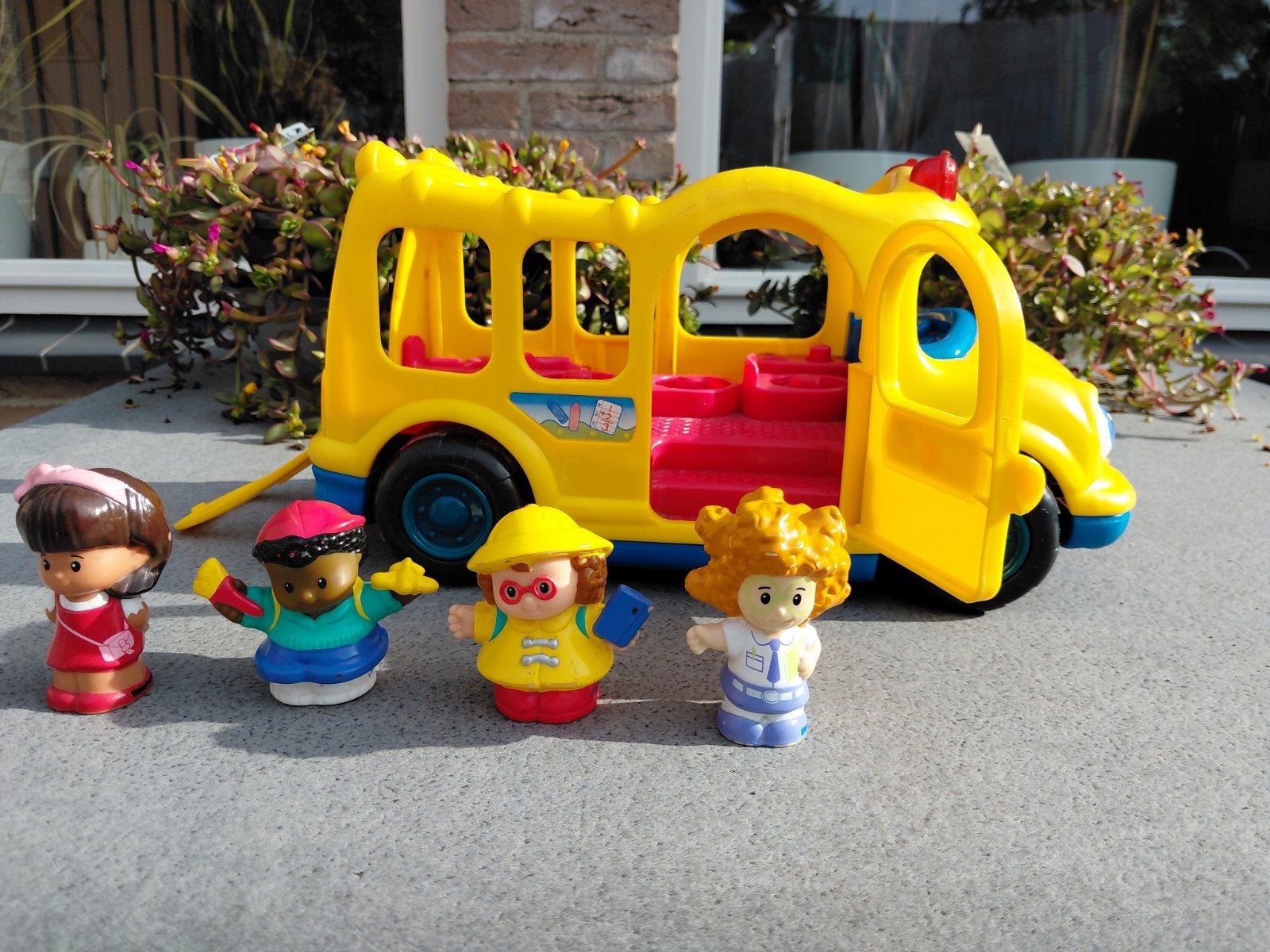 Fisher-Price Speelgoed Bus met 4 Poppetjes en Geluiden, Ophalen of Verzenden, Gebruikt
