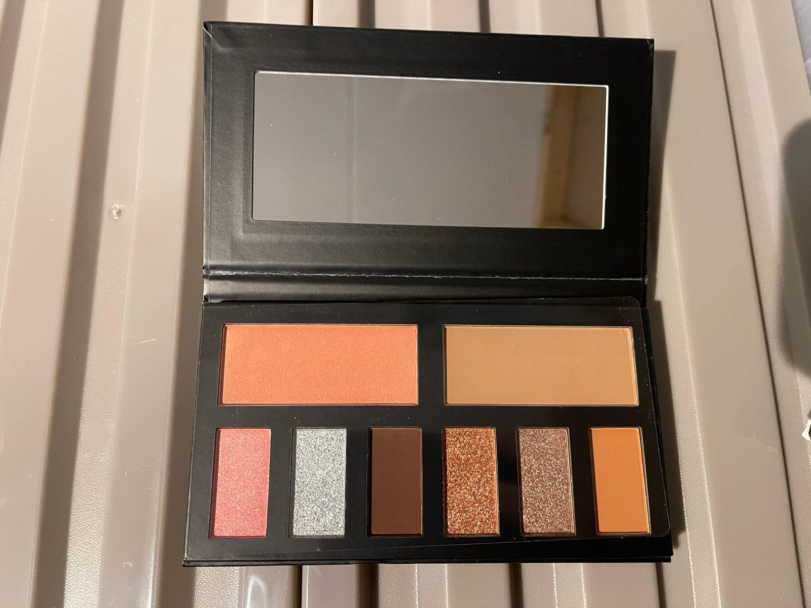 Make-up palette met oogschaduw en blush, Nieuw, Ophalen of Verzenden, Make-up, Overige kleuren