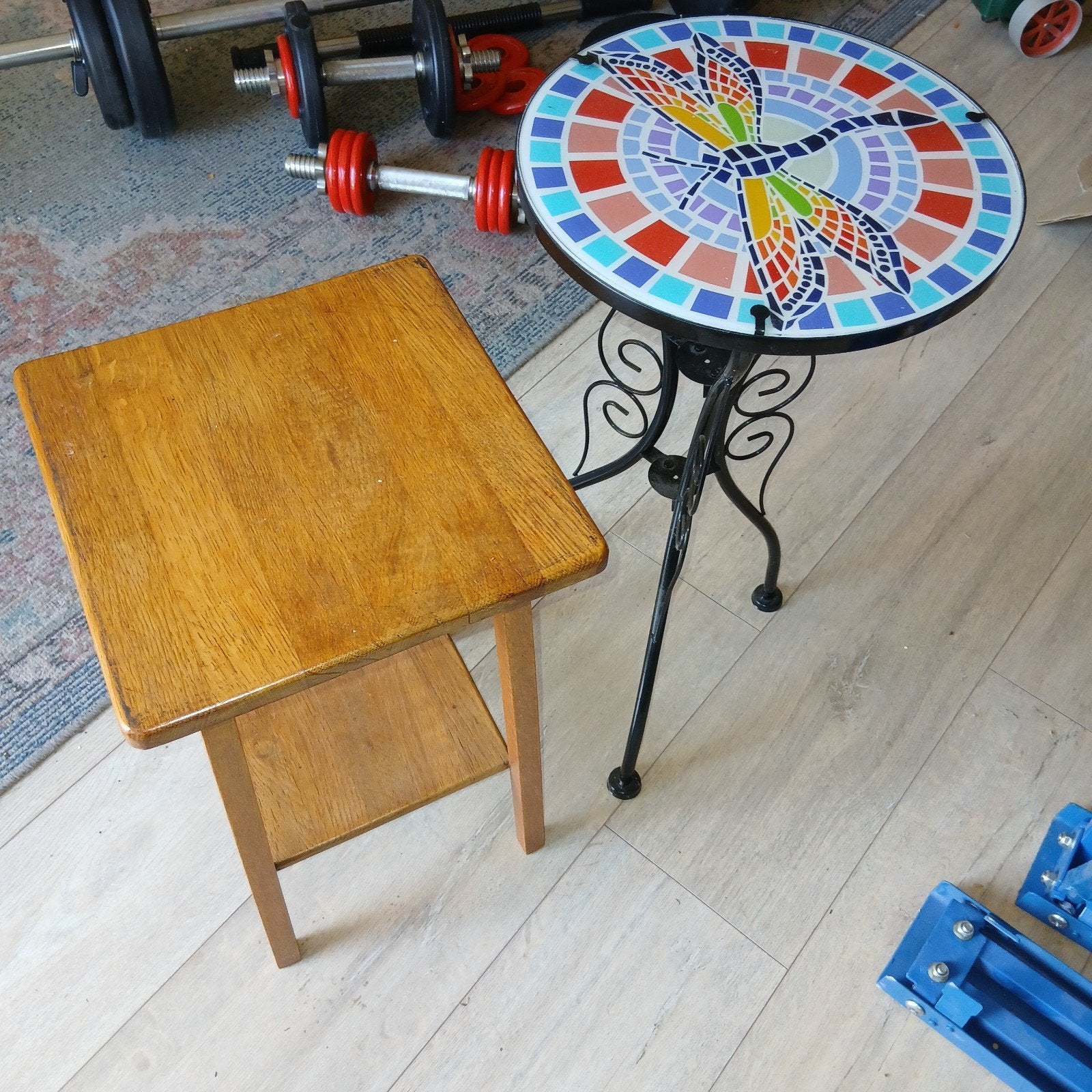 Houten bijzettafel en mozaïek tuintafel, 45 tot 60 cm, Minder dan 55 cm, Gebruikt, Klassiek en Mozaïek