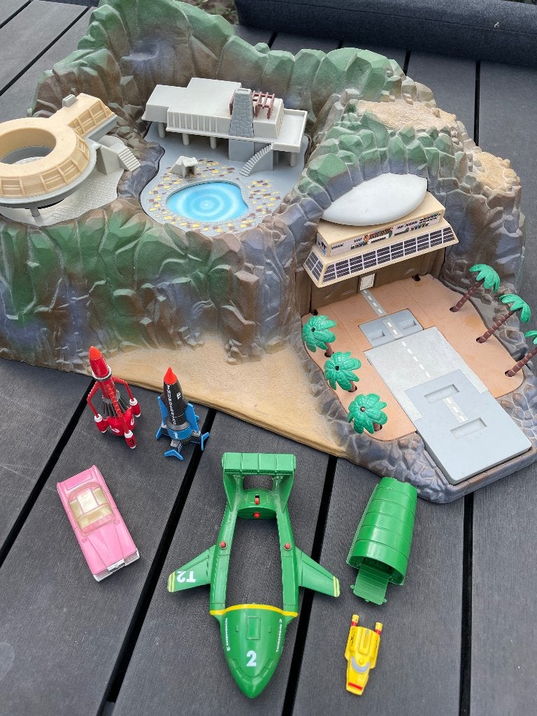Matchbox Thunderbirds Tracy Island (1992) + voertuigen, Ophalen, Gebruikt