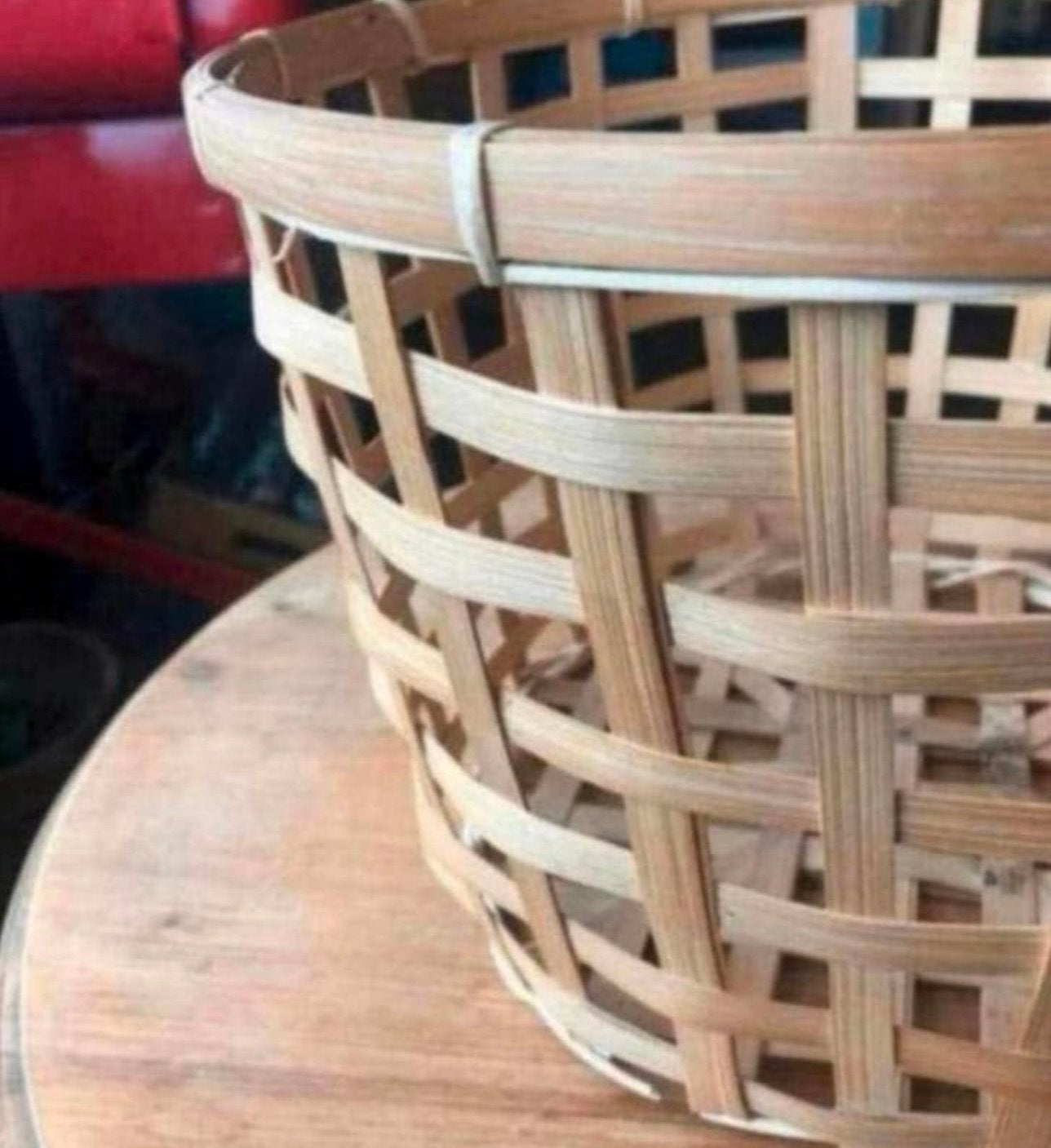 Rieten / rotan gevlochten mand, rond model uit bali, Huis en Inrichting, Ophalen of Verzenden, Zo goed als nieuw, Rond, Riet