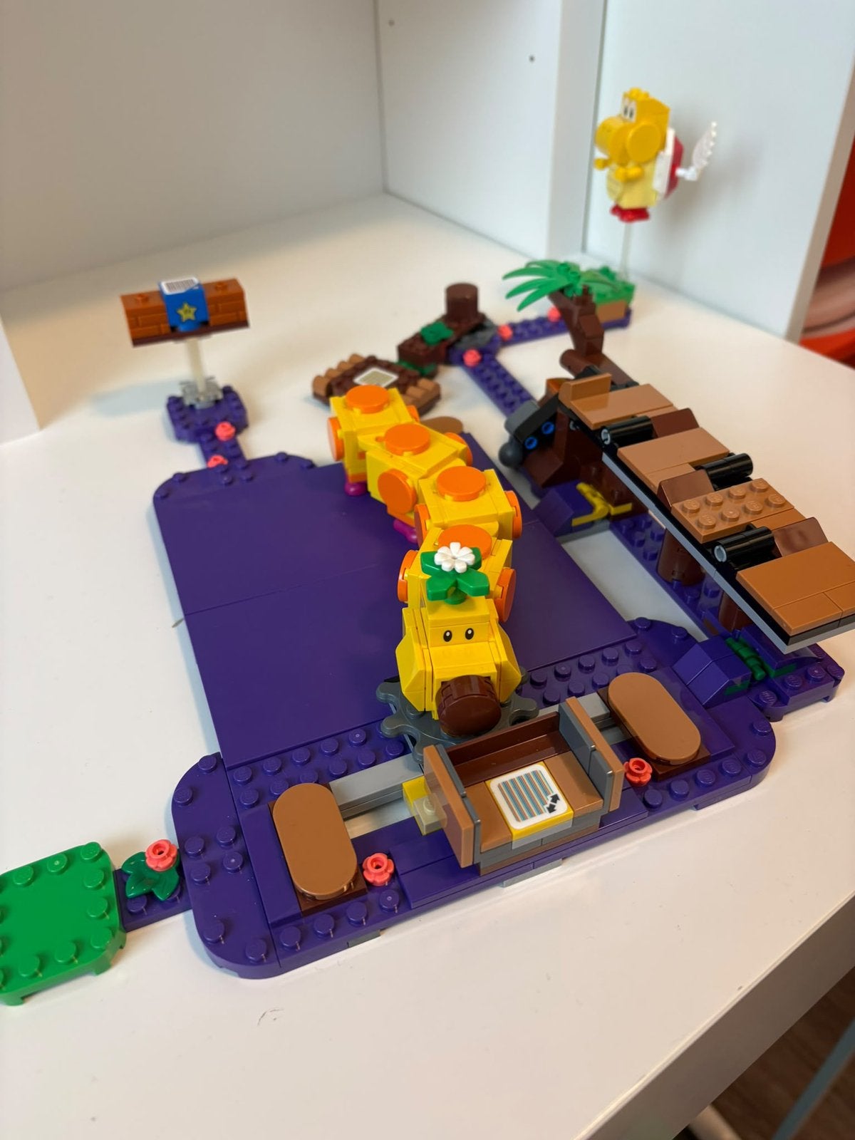 LEGO Super Mario 71383 Wiggler’s Poison Swamp – compleet, Overige thema's, Lego, Ophalen of Verzenden, Zo goed als nieuw