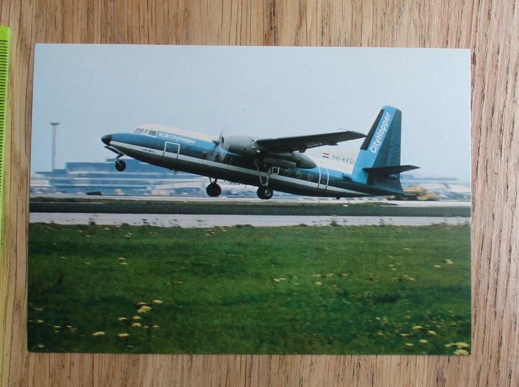 vintage ansichtkaart fokker friendship nlm cityhopper, Ophalen of Verzenden, Gebruikt, Kaart, Foto of Prent