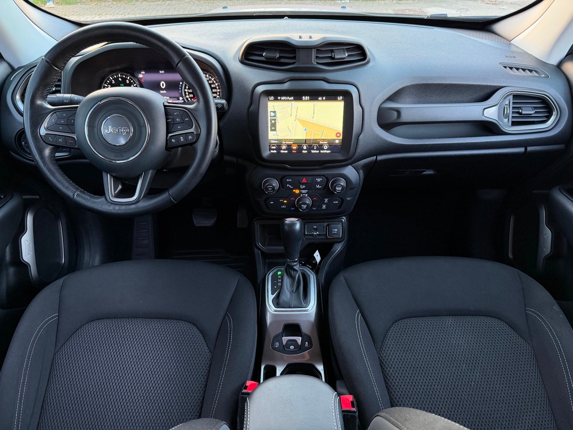 Jeep Renegade 1.3T DDCT S Aut ACC Lane LED CarPlay Garantie, Auto's, Dealer onderhouden, Gebruikt, 4 cilinders, 150 pk