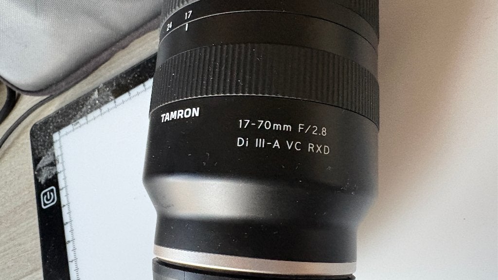 Foto 8 van Sony A6700 + Tamron 17-70mm F/2.8 met accessoires