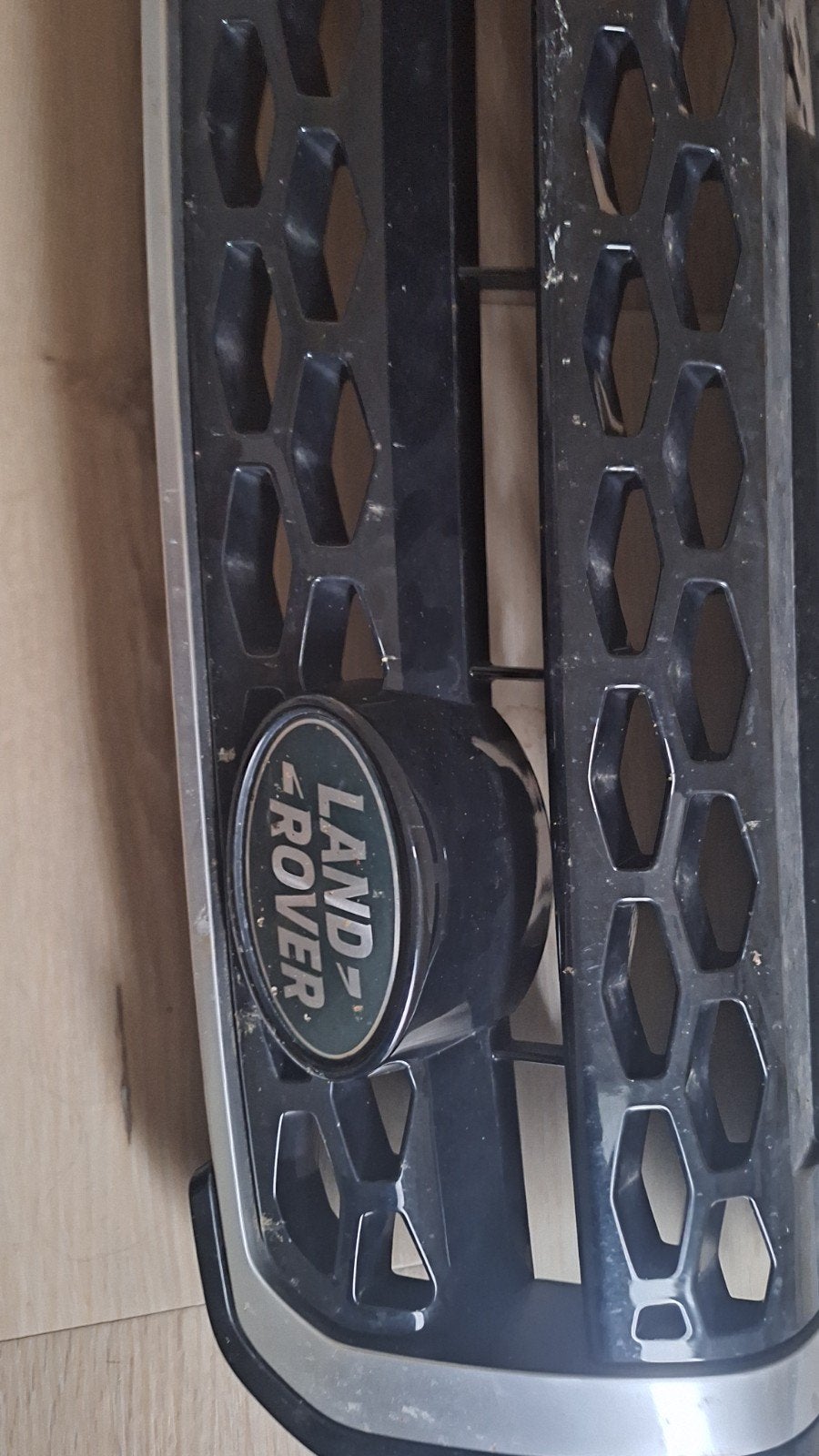 Gebruikte grille voor Range rover evoque 2017, Voor, Ophalen of Verzenden, Bumper, Rover