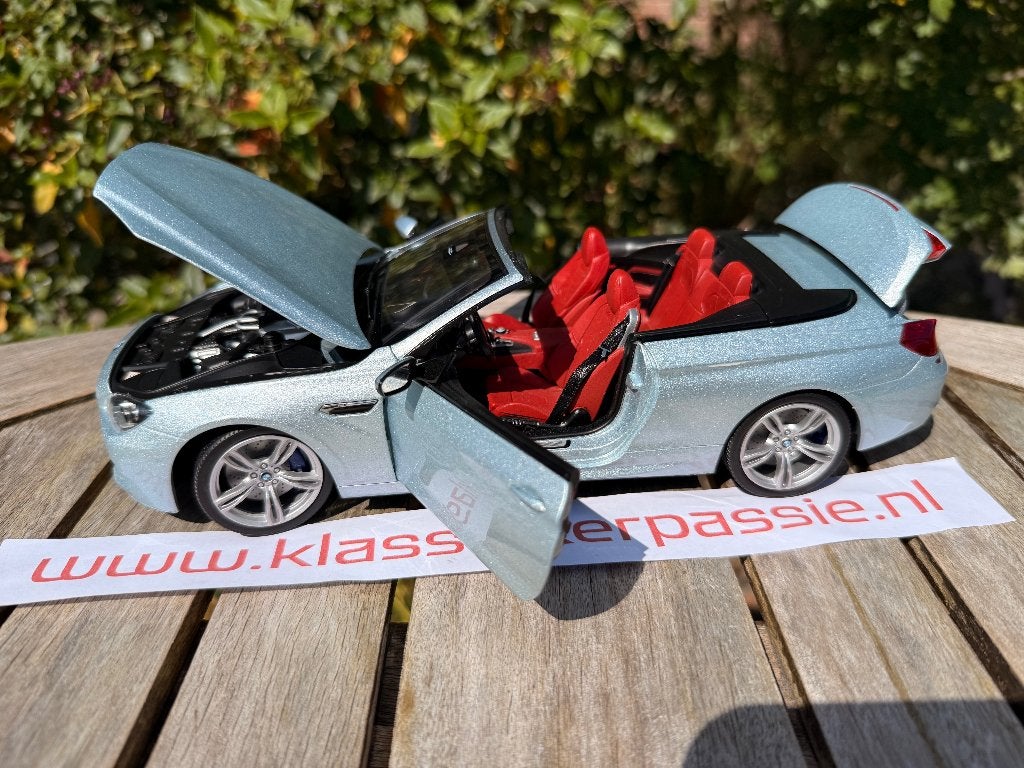 BMW M6 Cabriolet - 1/18 Dealer Edtion INCL. 200 PAG BOEK, Overige merken, Onbekend, Nieuw, Ophalen of Verzenden