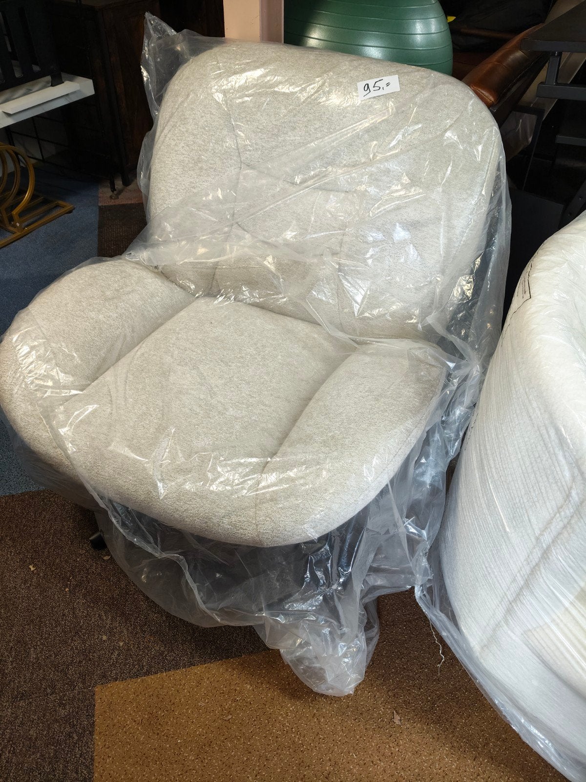 Aangeboden Nieuwe Draai Fauteuil op Kruispoot, Ophalen, Nieuw, 75 tot 100 cm, 50 tot 75 cm