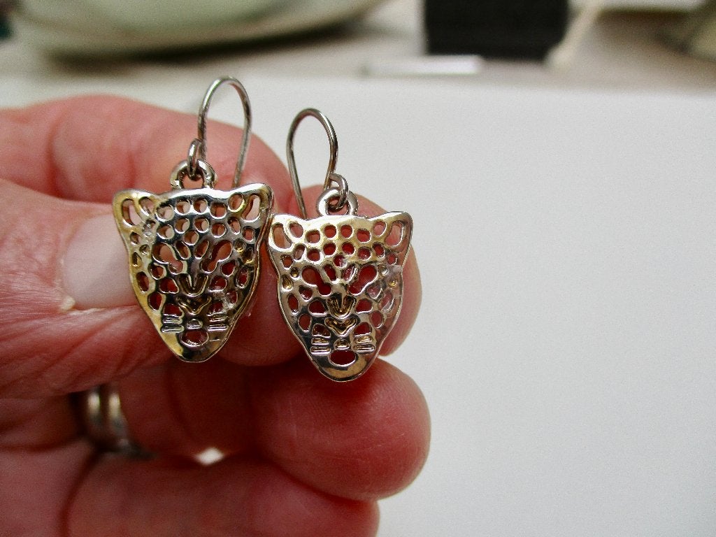 Zilver/goudkleur hang oorbellen model LUIPAARD kop, Overige materialen, Hangers, Ophalen of Verzenden, Zo goed als nieuw