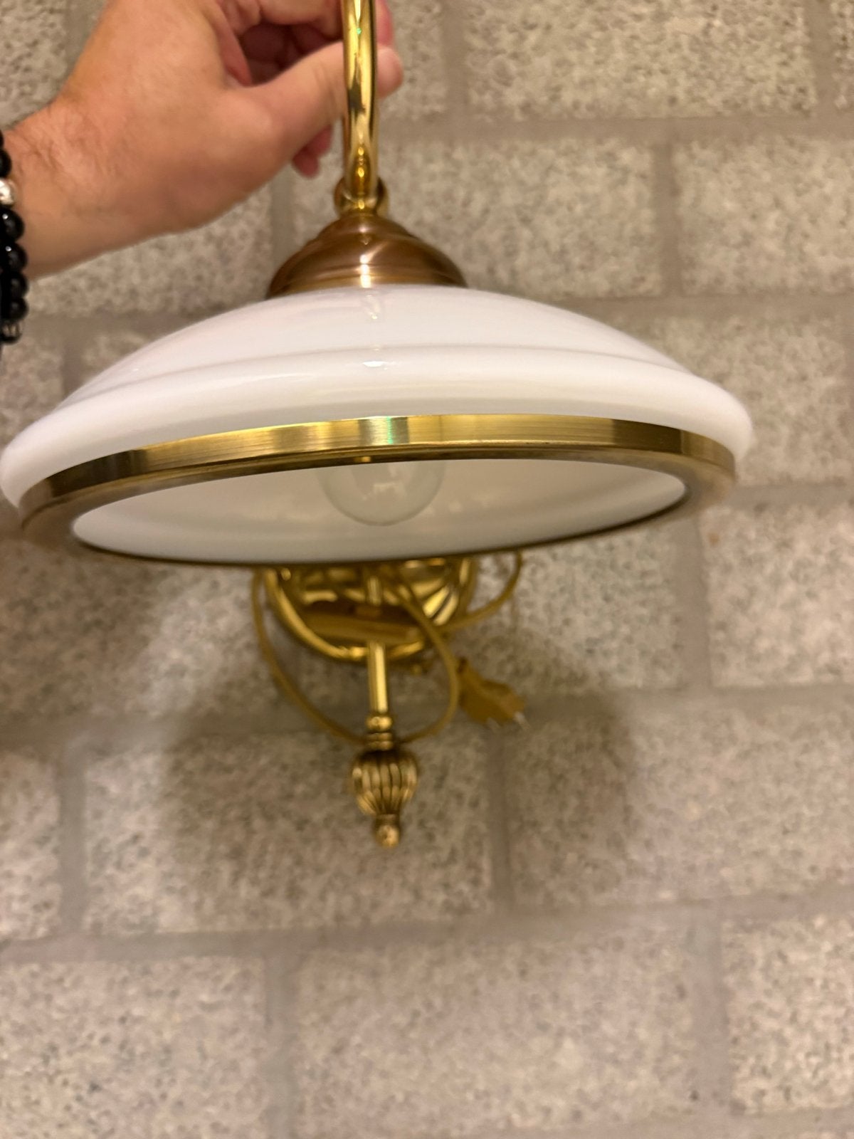 Klassieke messing wandlamp met opaline glas, Ophalen