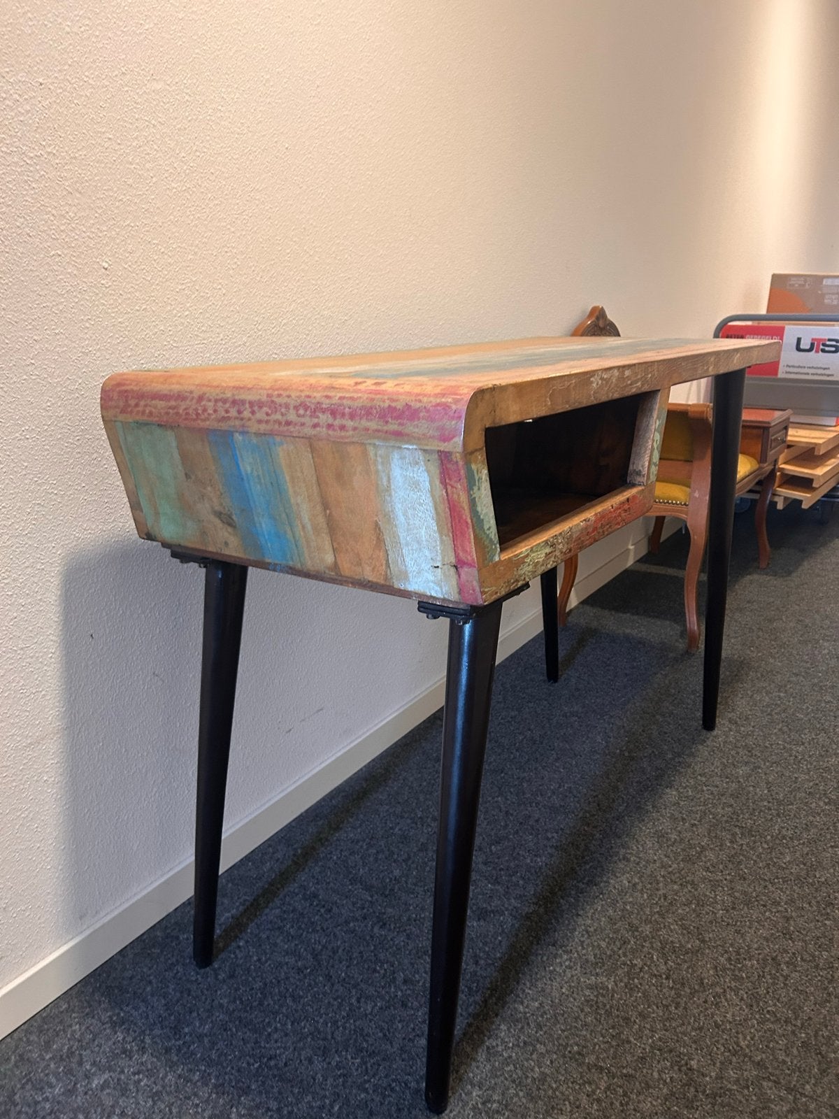 Unieke bijzettafel/bureau van gerecycled hout, Ophalen of Verzenden, Zo goed als nieuw, Rechthoekig, Hout