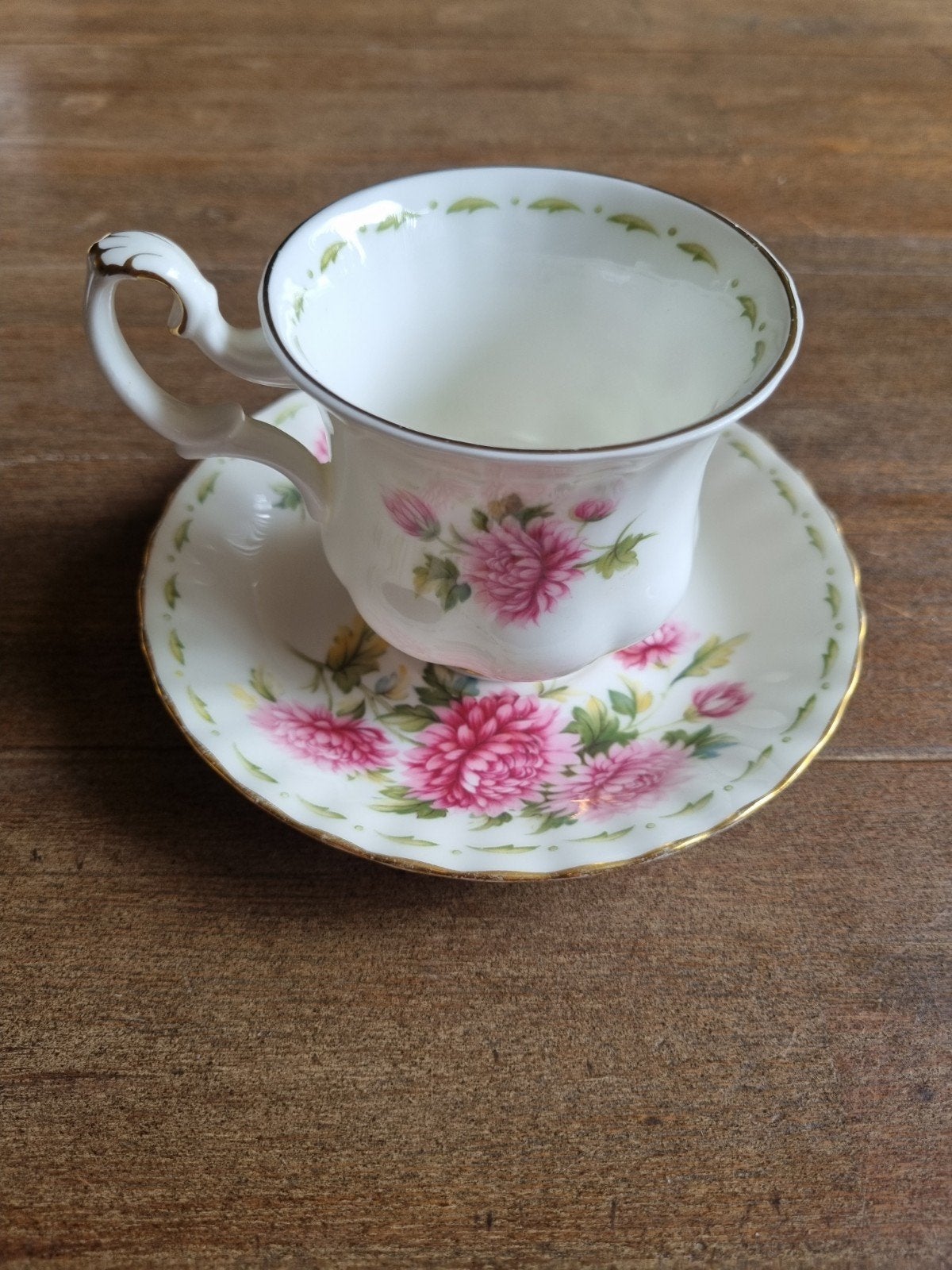 Royal Albert Chrysanthemum Kop en Schotel, Antiek en Kunst, Ophalen of Verzenden