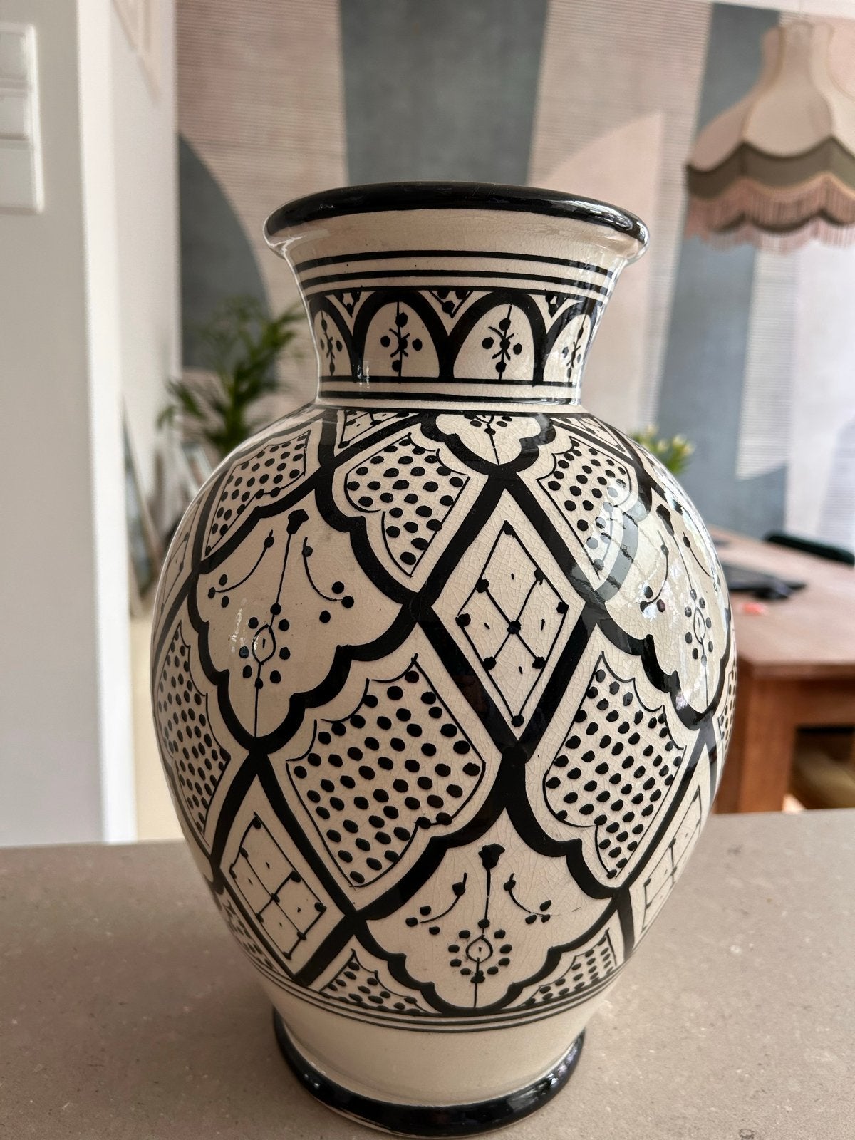 Decoratieve Marokkaanse vaas - Zwart-wit 34 cm hoog 19,99E, Huis en Inrichting, Woonaccessoires | Vazen, Ophalen, Meerkleurig