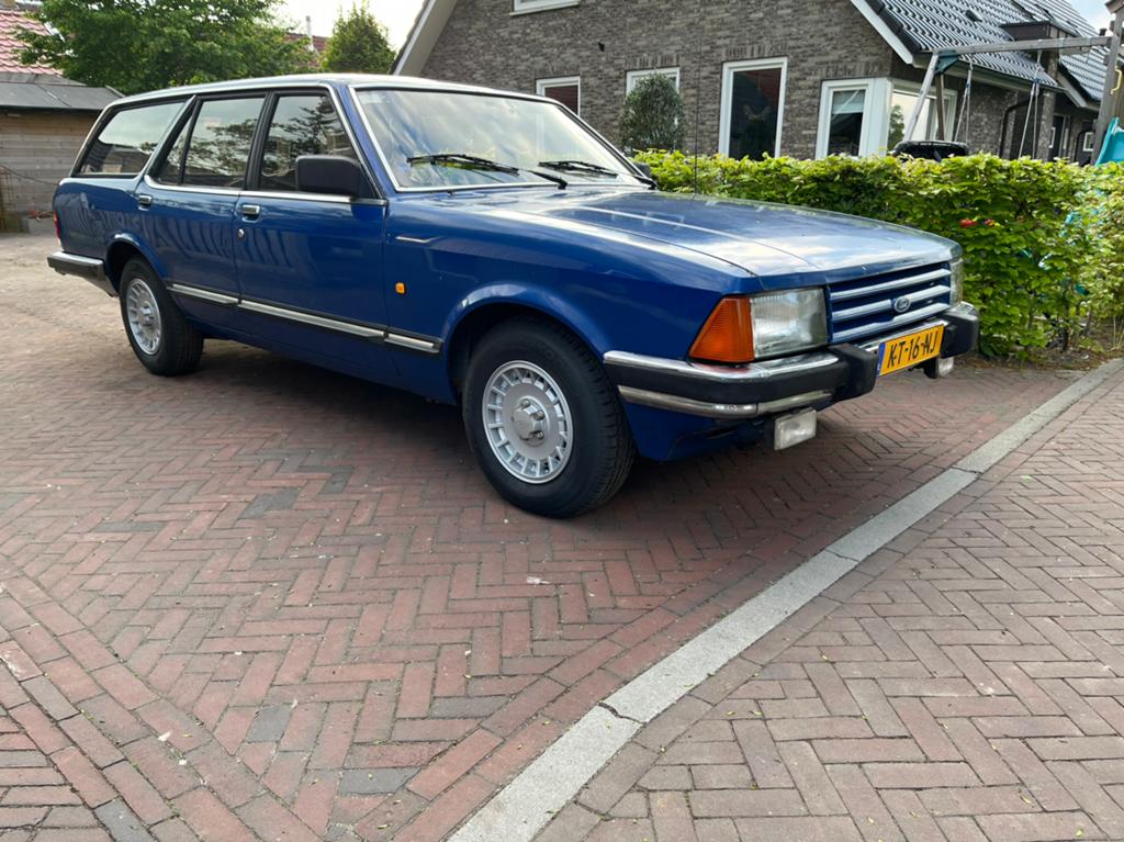 Gezocht Ford Granada 2.8 GL 1984 Blauw Bestuurdersdeurpaneel, Auto-onderdelen, Interieur en Bekleding, Ophalen, Ford