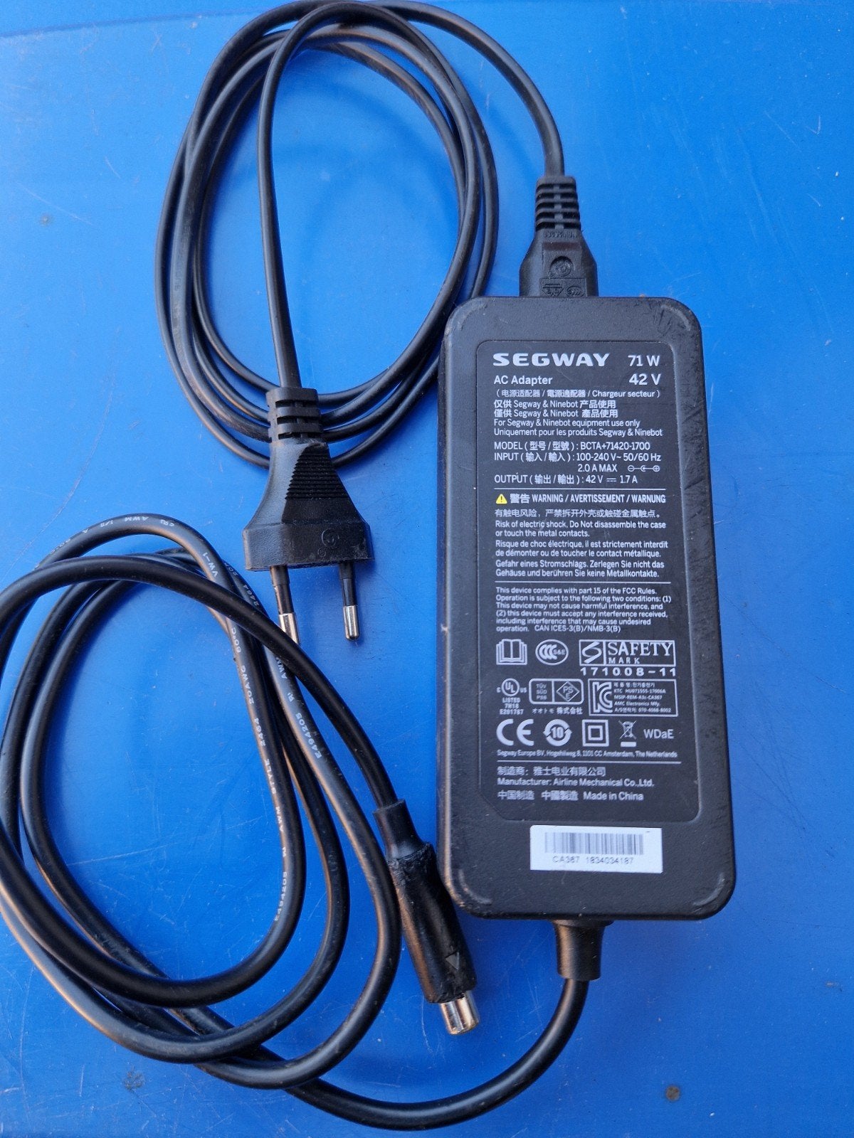 acculader Segway 71Watt 42Volt, Fietsen en Brommers, Ophalen of Verzenden, Gebruikt