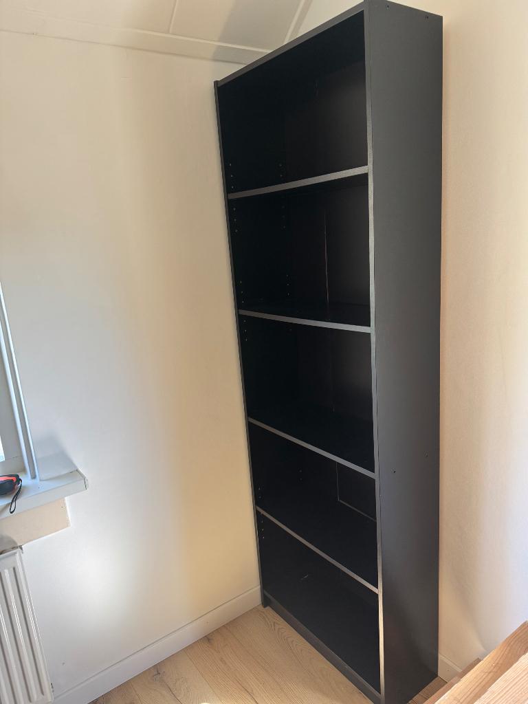 Zwarte Ikea boekenkast, Huis en Inrichting, Kasten | Boekenkasten, Ophalen, Met plank(en), Gebruikt, 50 tot 100 cm