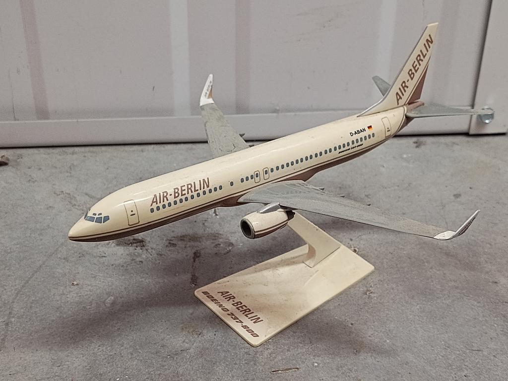 Air Berlin Boeing 737 schaalmodel, Ophalen of Verzenden, Zo goed als nieuw, Schaalmodel