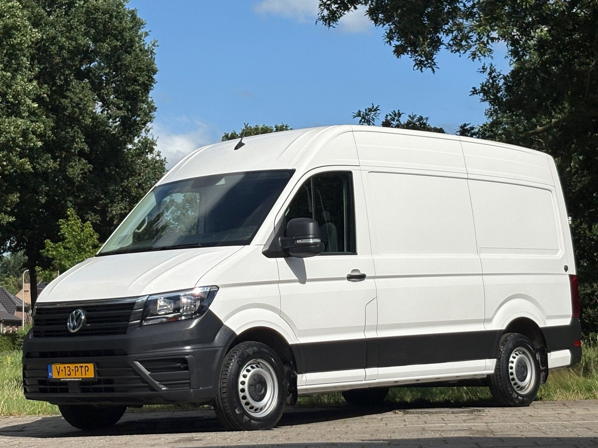 Volkswagen Crafter 30 2.0 TDI L3H2|140PK|airco|cruise|blueto, Auto's, Stof, Gebruikt, 4 cilinders, Volkswagen