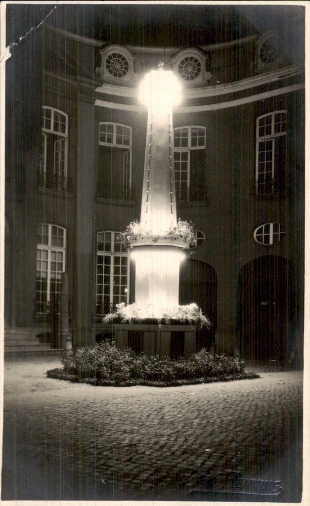 Verlichte fontein - Binnenplaats, Ophalen of Verzenden, 1920 tot 1940, Gelopen, Noord-Brabant