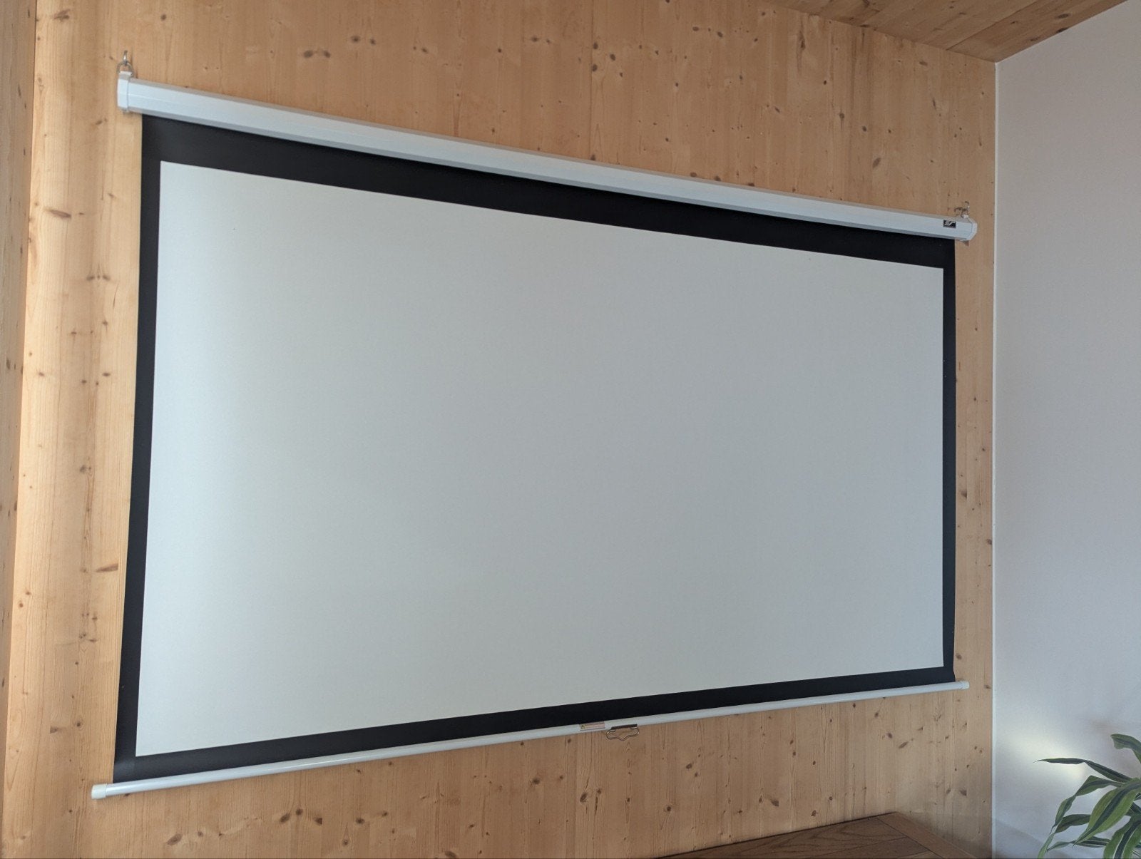 Elite Screens 100 inch handmatig projectiescherm, Ophalen, Handmatig, Zo goed als nieuw