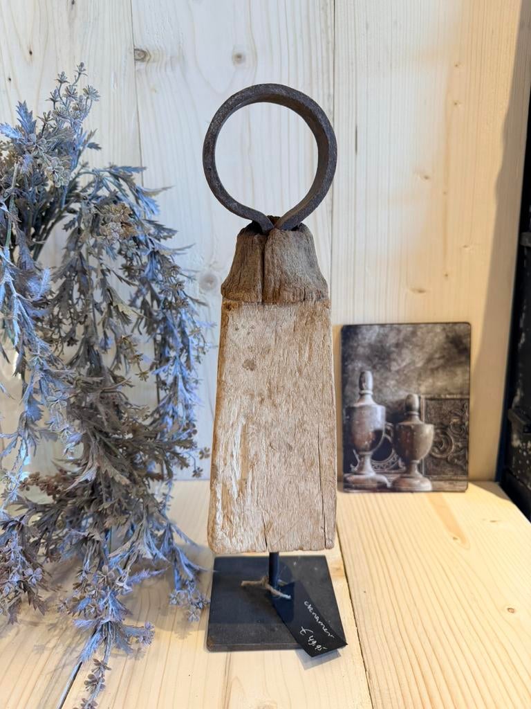 Stoer Antiek Houten Ornament op Metalen Voet  wabi Sabi, Ophalen