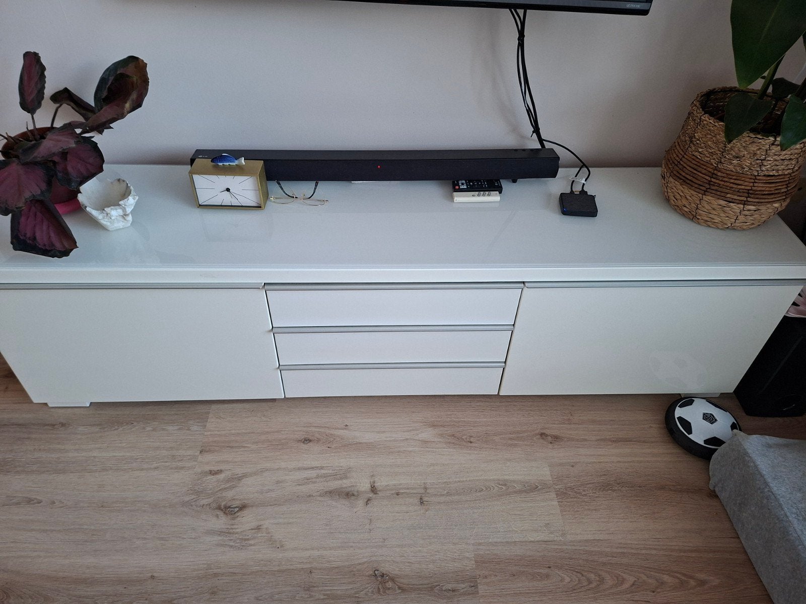 Tv meubel ikea wit, Ophalen, 150 tot 200 cm, Zo goed als nieuw, Minder dan 100 cm