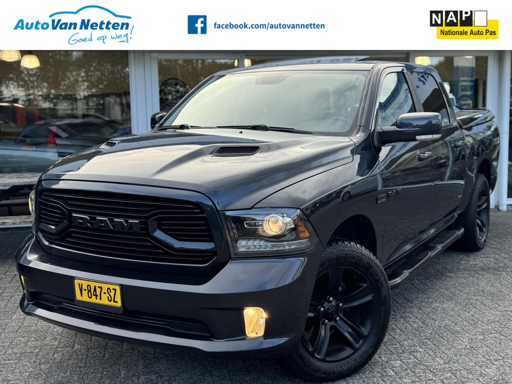 Dodge Ram 1500 4X4 5.7 V8 400pk 4x4 Crew Cab 5'7 SPORT,Xenon, Auto's, Automaat, Gebruikt, Leder en Stof, Origineel Nederlands