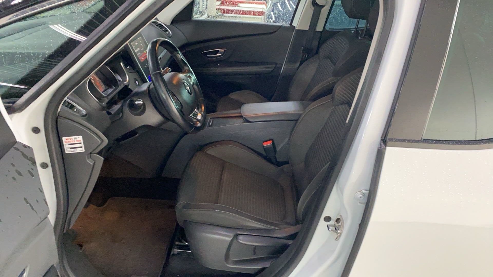 Renault Scénic 1.2 TCe Zen 1e eig. Carplay Clima LED Navi P, Voorwielaandrijving, Stof, Gebruikt, Euro 6