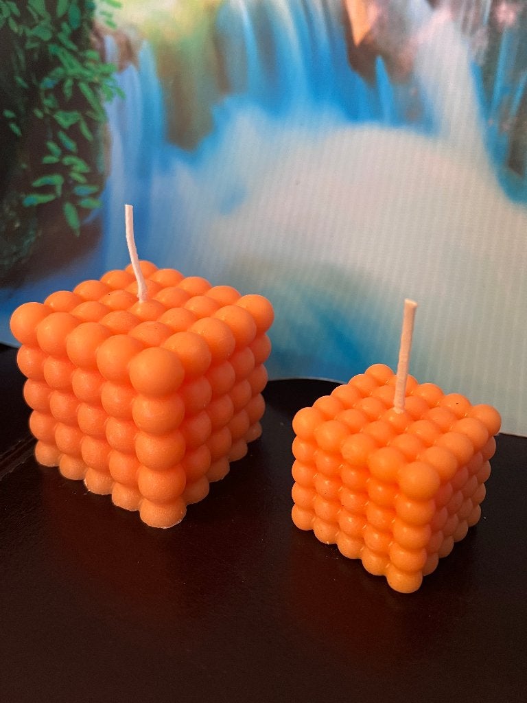 kaarsen 2 stuks vierkant met bubble in oranje Nieuw, Overige merken, Oranje, Ophalen of Verzenden, Kaars