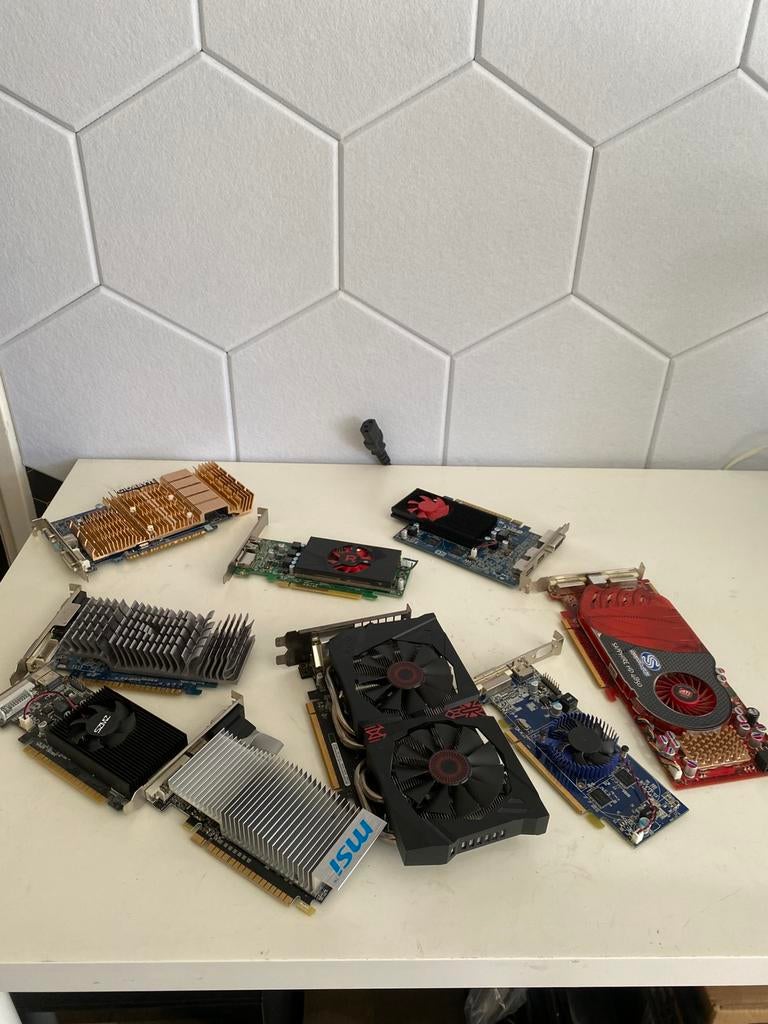 Partij werkende, defecte, ongeteste videokaarten, Computers en Software, Videokaarten, Ophalen of Verzenden, Zo goed als nieuw