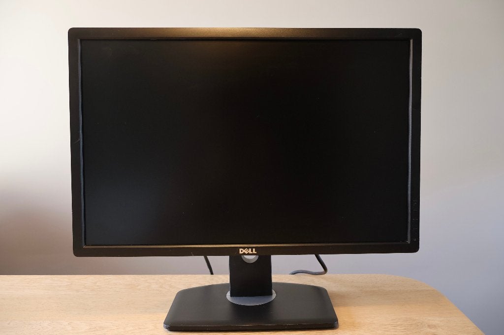 Dell UltraSharp U2412M 24 inch monitor, Computers en Software, DVI, Gebruikt, IPS, Kantelbaar