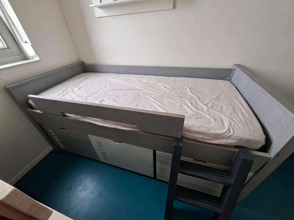Grijze Bopita halfhoogslaper, Kinderen en Baby's, Kinderkamer | Stapelbedden en Hoogslapers, Ophalen, Gebruikt, Halfhoogslaper