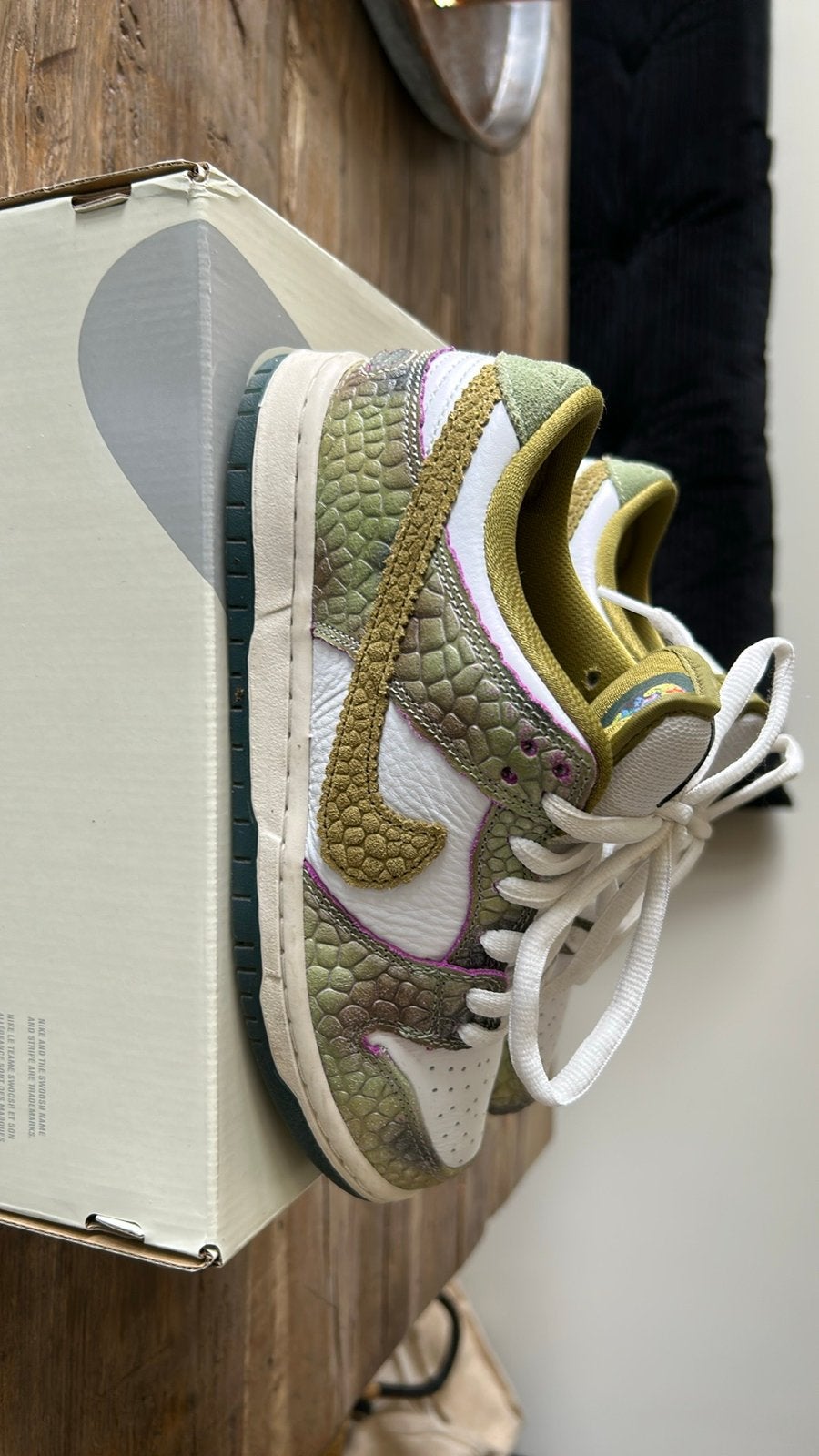 Nike SB Dunk Low Pro 'Chameleon' - Maat 38, Ophalen of Verzenden, Zo goed als nieuw, Overige kleuren, Sneakers of Gympen