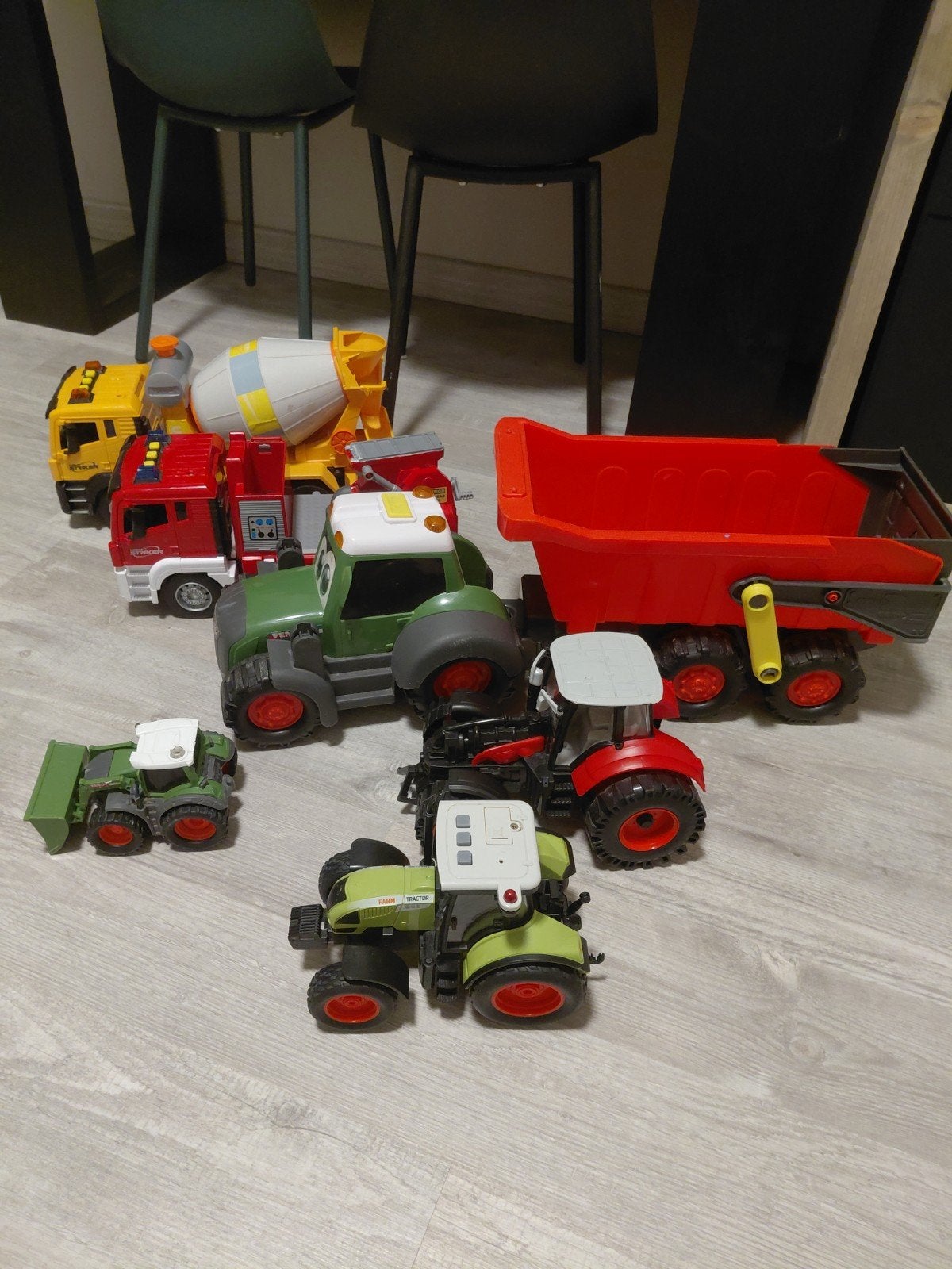 Grote tractor, cementwagen, brandweerwagen met Geluid!!, Ophalen of Verzenden, Gebruikt