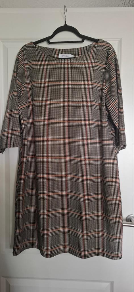 Paprika jurk maat 3 (48), Kleding | Dames, Overige kleuren, Jurk, Ophalen of Verzenden, Zo goed als nieuw