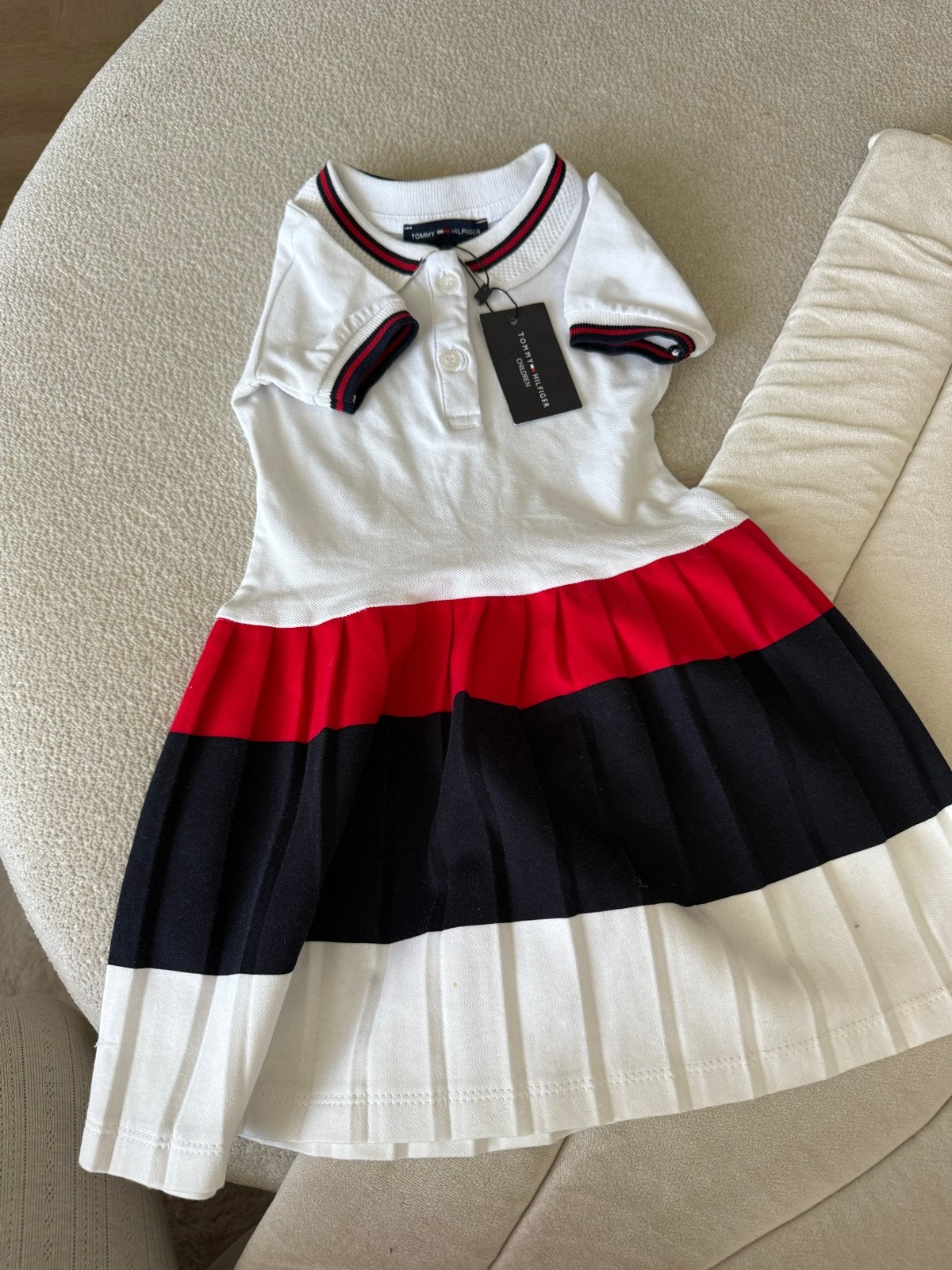 Tommy Hilfiger & Moncler jurkjes (nieuw met kaartjes), Ophalen of Verzenden, Nieuw, Meisje