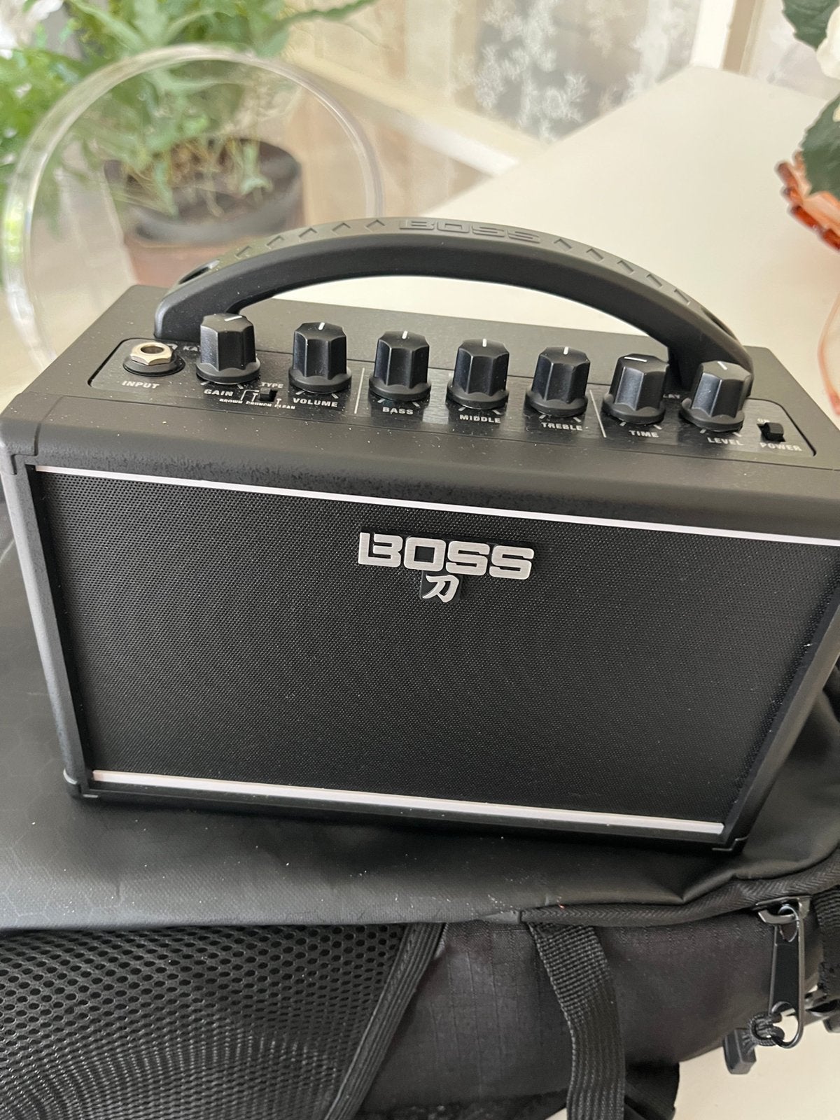 Nieuwe Boss versterker Boss katana-mini, Ophalen of Verzenden, Zo goed als nieuw, Minder dan 50 watt