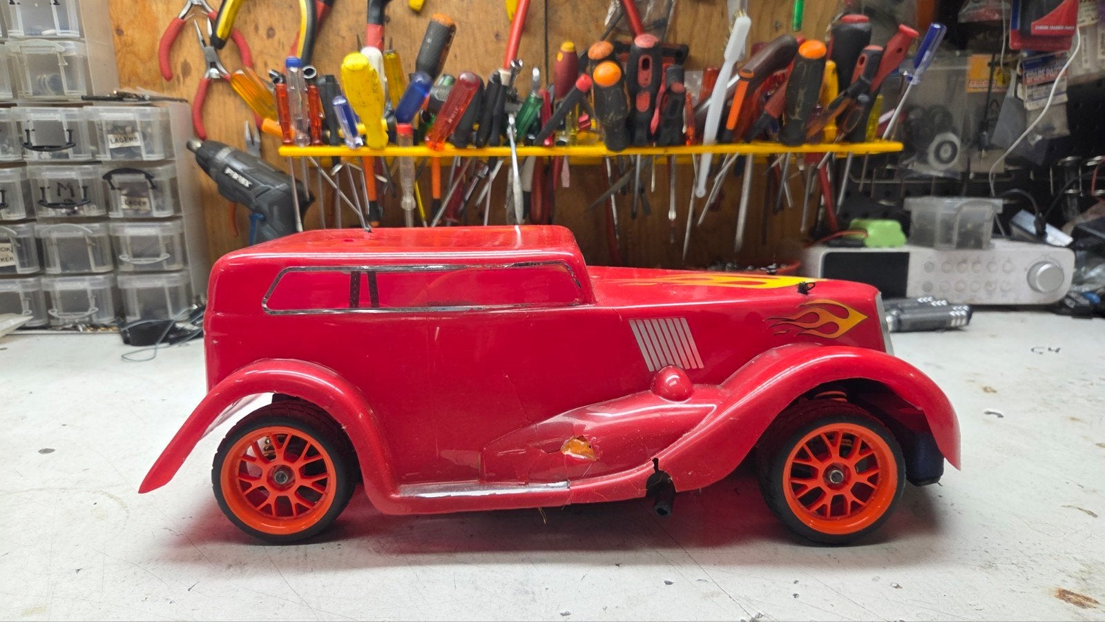 te koop leuke carson, Hobby en Vrije tijd, Gebruikt, Ophalen of Verzenden, Schaal 1:10, Auto onroad