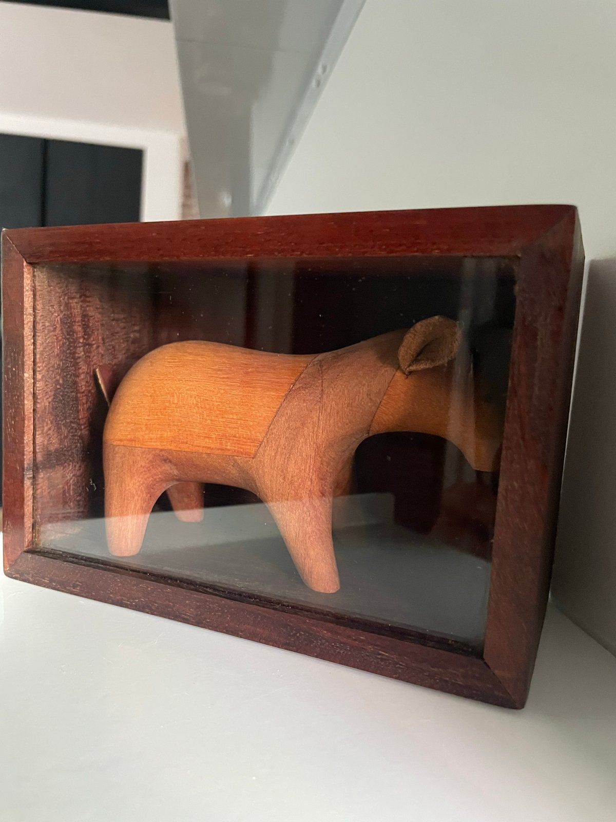 Design Tapir Beeldje Tobias Jakobsen in Vitrinekastje, Ophalen of Verzenden