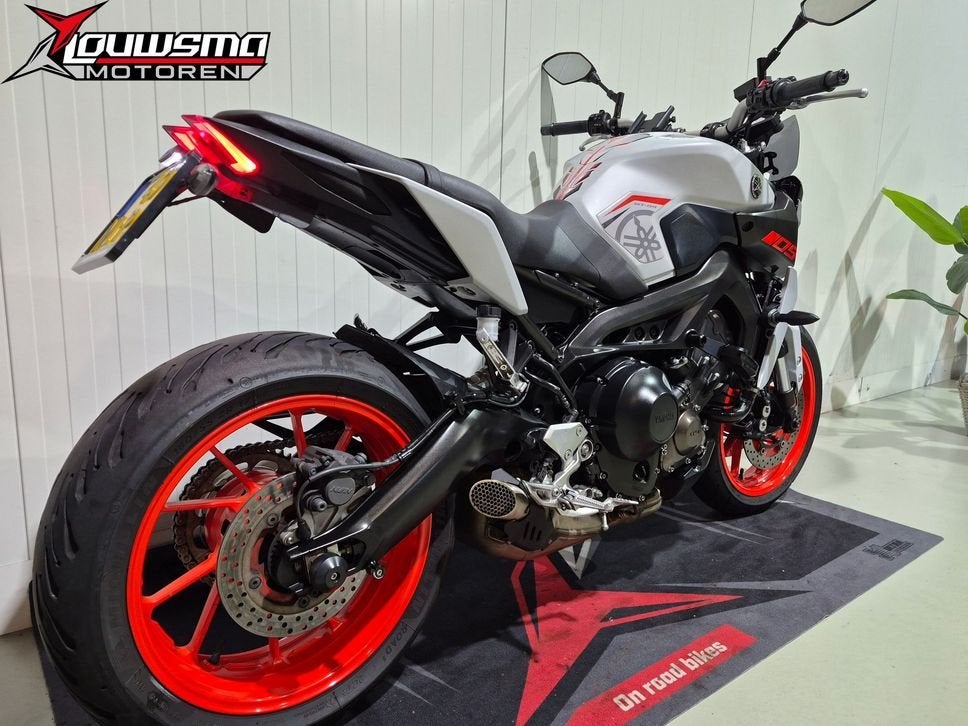 YAMAHA MT 09 ABS ICE FLUO|Quickshift|NLMOTOR|Garantie mt09, Traction Control, Motorrijbewijs A, Bedrijf, 3 cilinders